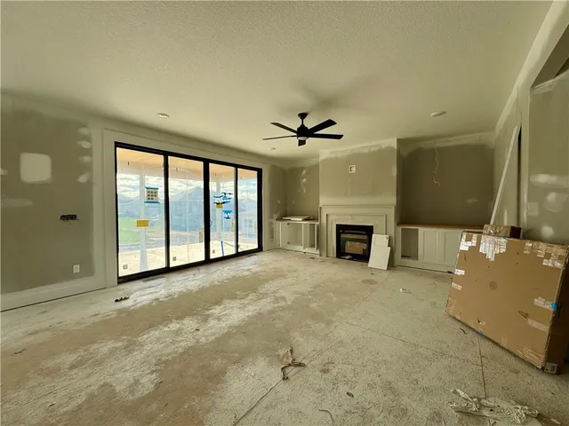 $700,000 | 7509 Northeast 103rd Terrace, Kansas City, MO 64157