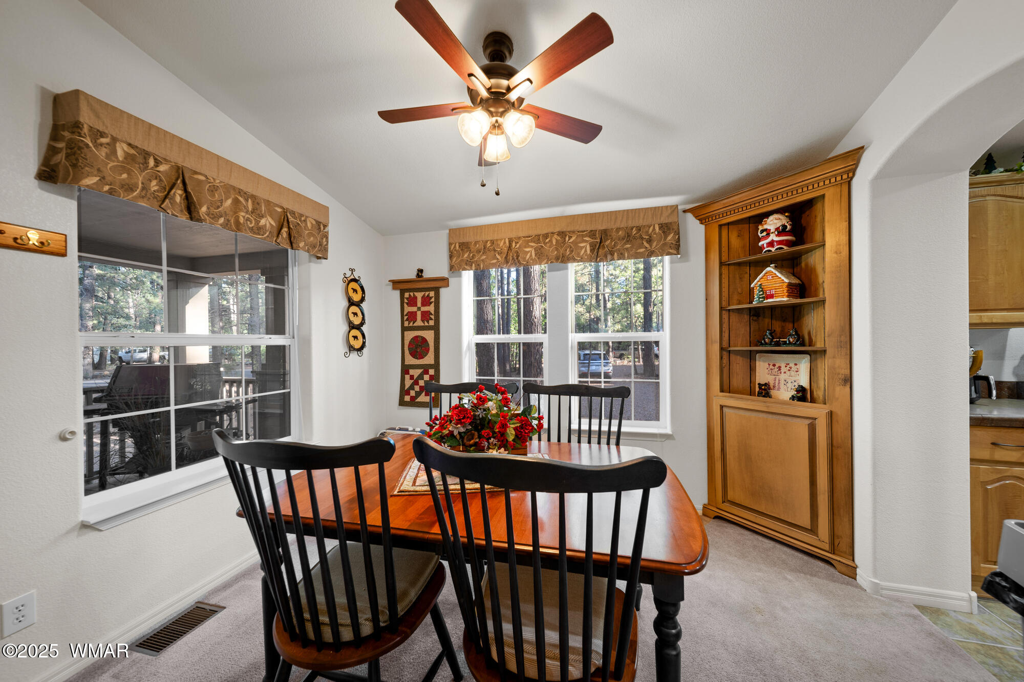 4236 West Blue Ridge Loop Pinetop, AZ 85935 - Photo 13 of 45 Dining Area