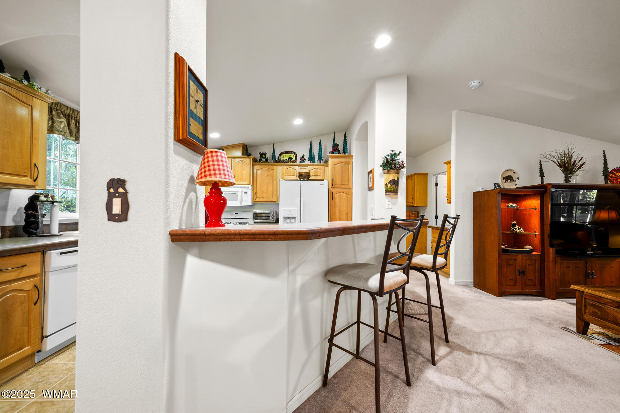 4236 West Blue Ridge Loop Pinetop, AZ 85935 - Photo 18 of 45 Breakfast Bar