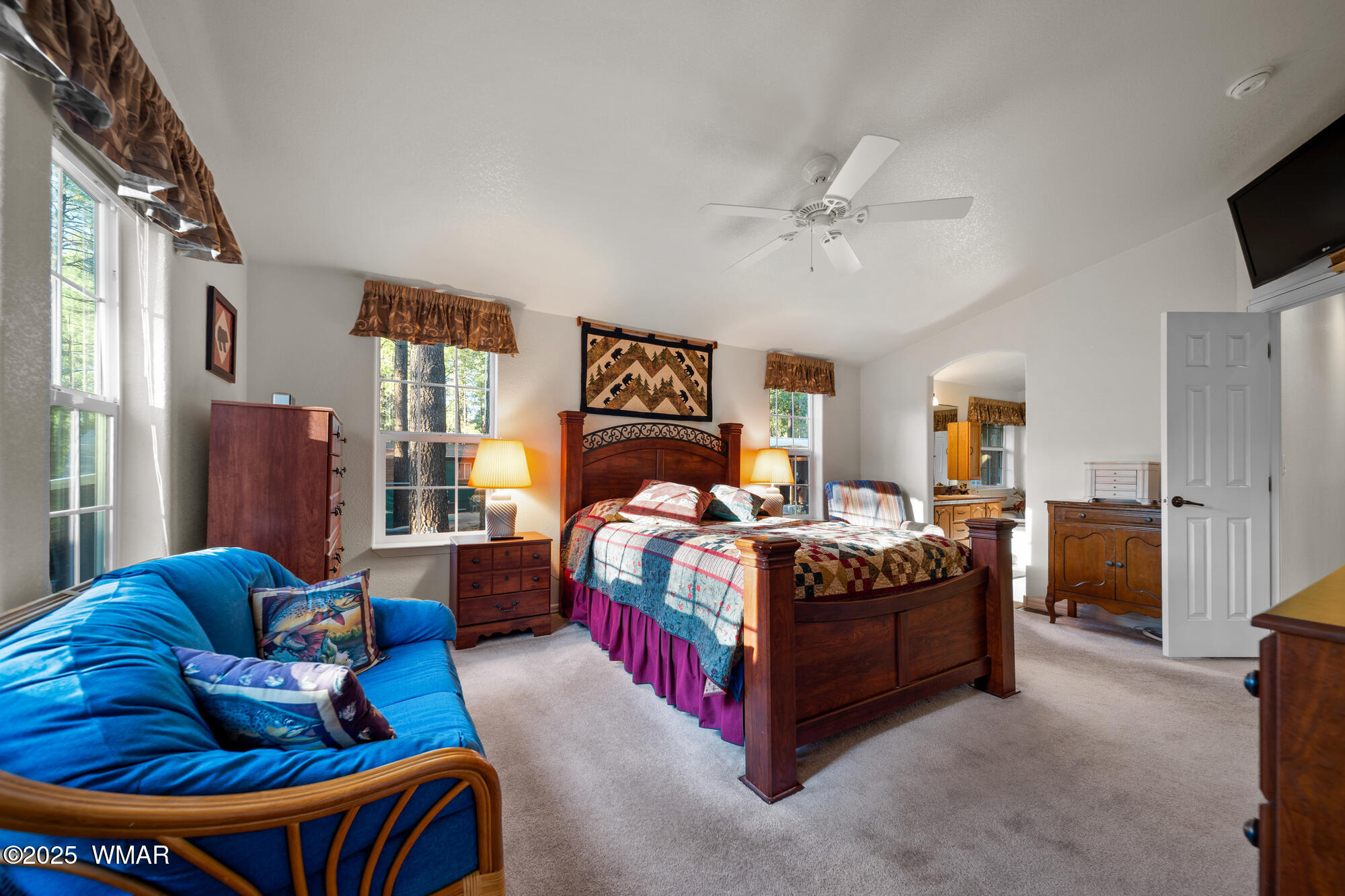 4236 West Blue Ridge Loop Pinetop, AZ 85935 - Photo 24 of 45 Primary Bedroom