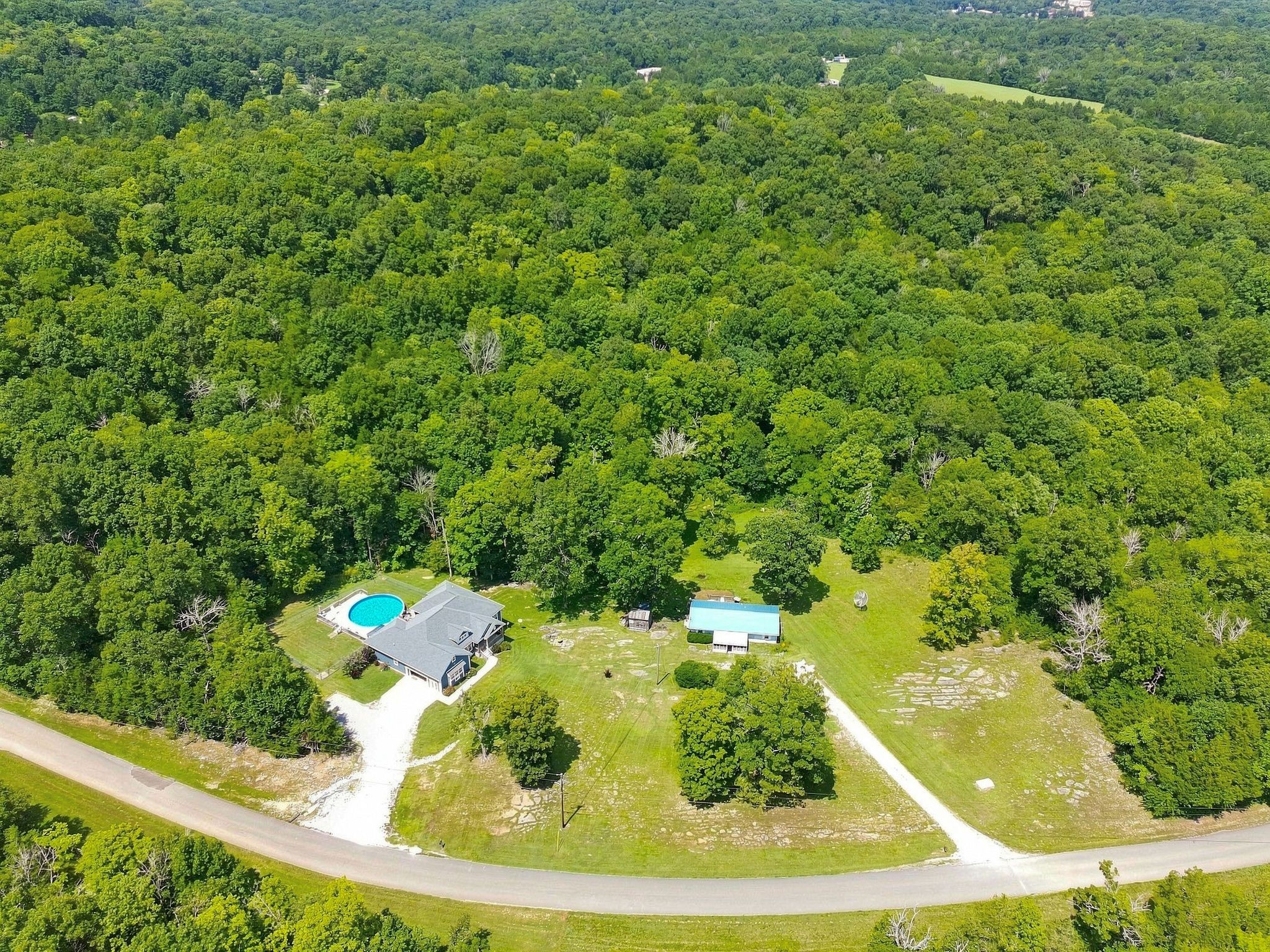 5462 Creek View Road Columbia, TN 38401 - Photo 13 of 19 Gallery Image 13