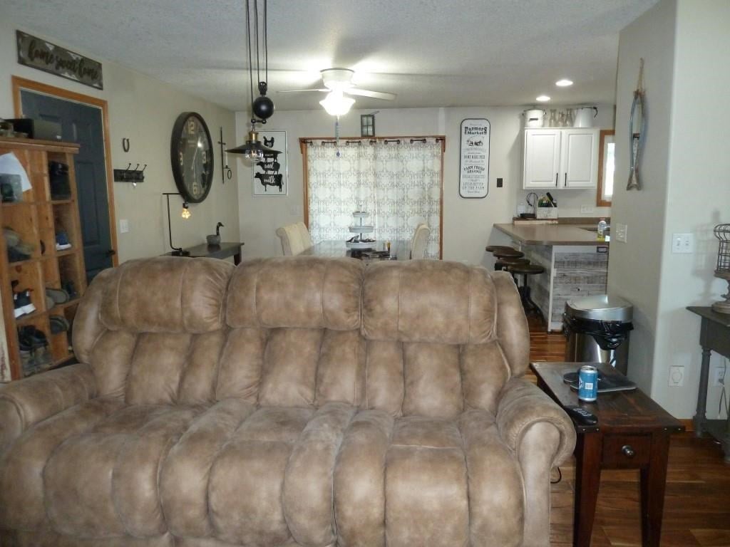 1560 Riverside Road Riverside, IA 52327 - Photo 12 of 33 Gallery Image 12