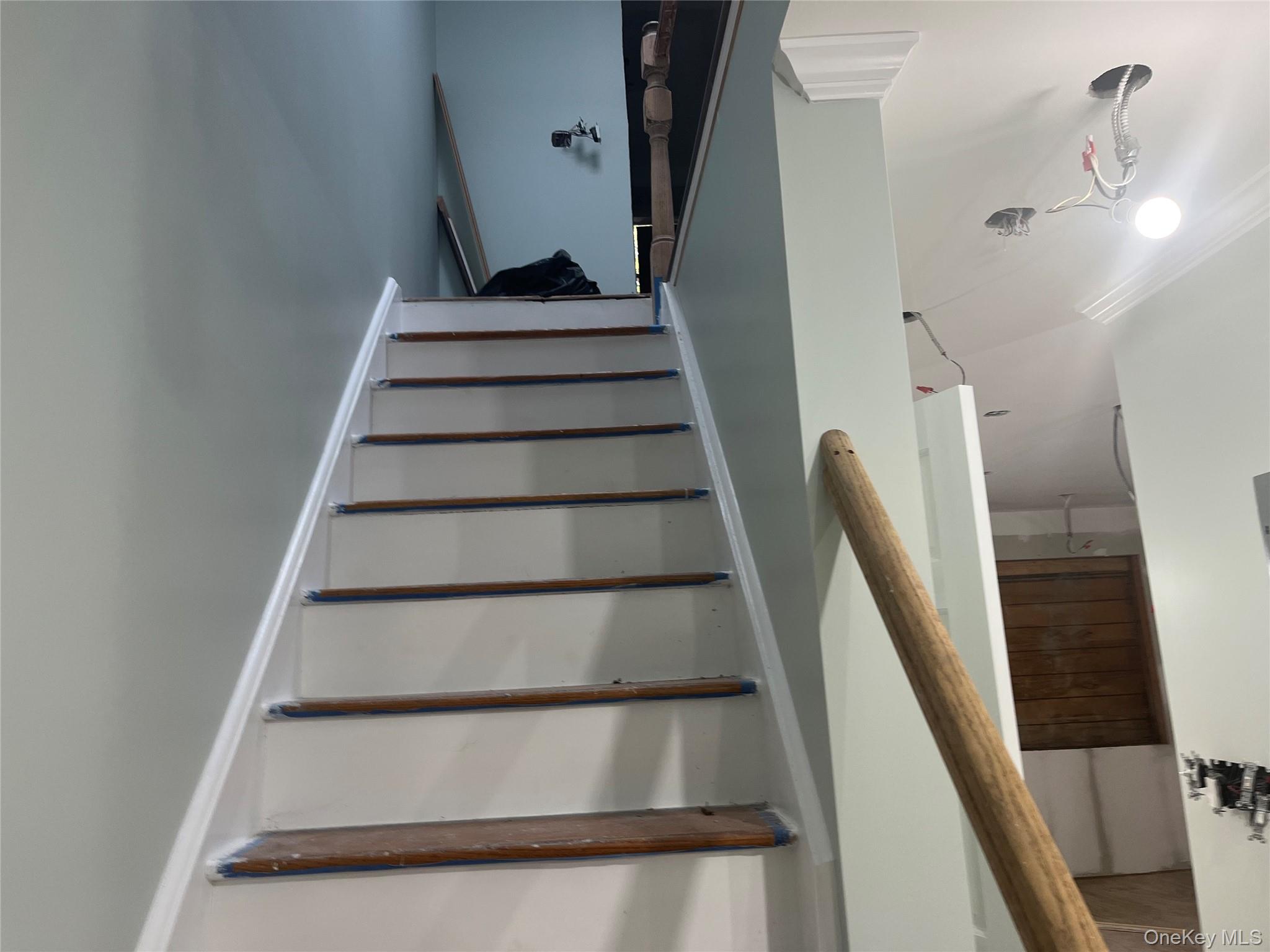 3940 De Reimer Avenue Bronx, NY 10466 - Photo 4 of 6 a view of entryway