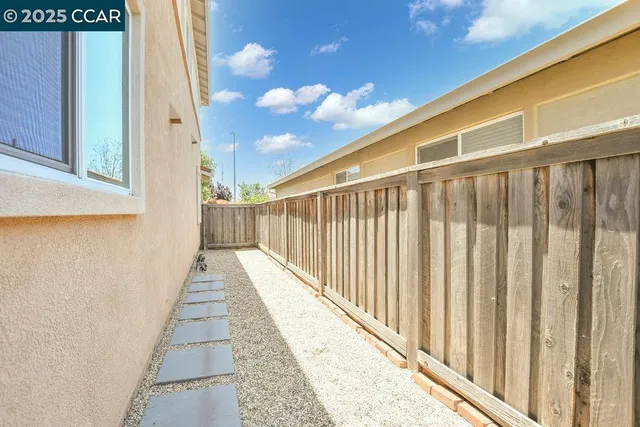 $665,000 | 1410 Big Redwood Drive, Oakley, CA 94561