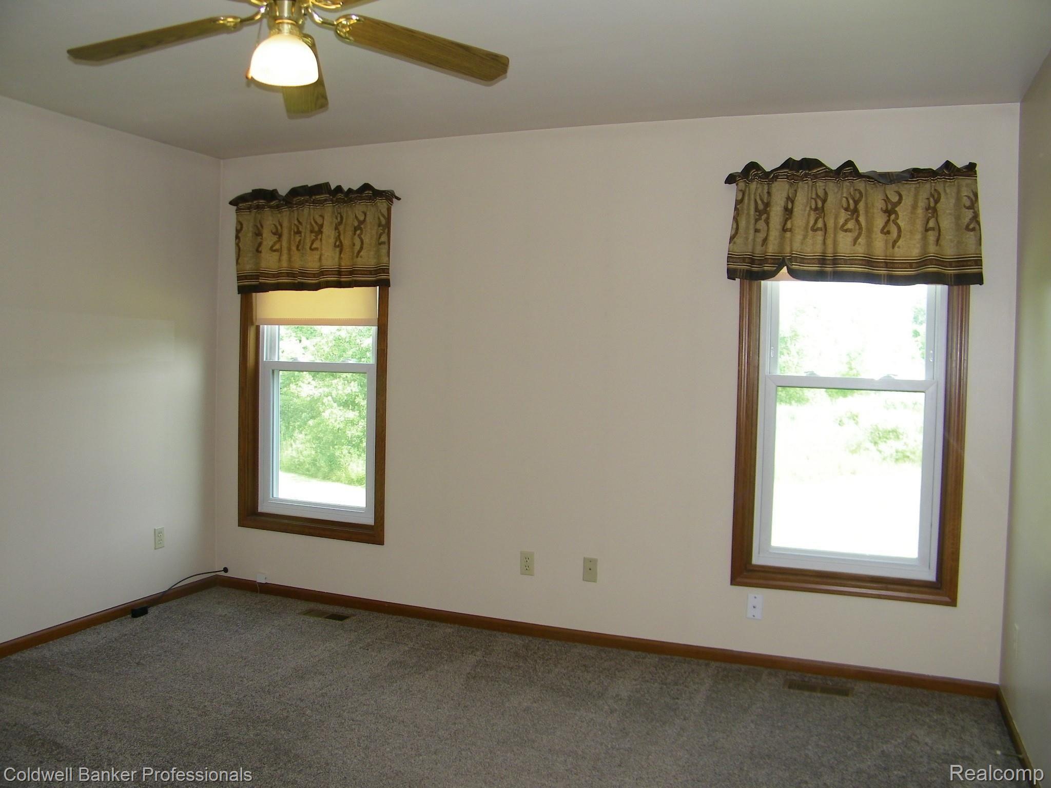 1907 North Branch Road North Branch, MI 48461 - Photo 11 of 23 100_0163.jpg