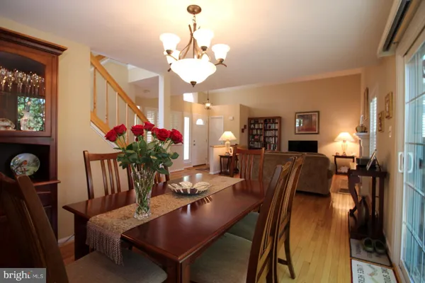 $3,395 | 7534 Cross Gate Lane, Alexandria, VA 22315