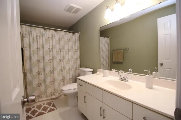 $3,395 | 7534 Cross Gate Lane, Alexandria, VA 22315