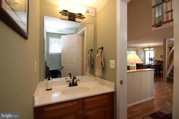 $3,395 | 7534 Cross Gate Lane, Alexandria, VA 22315