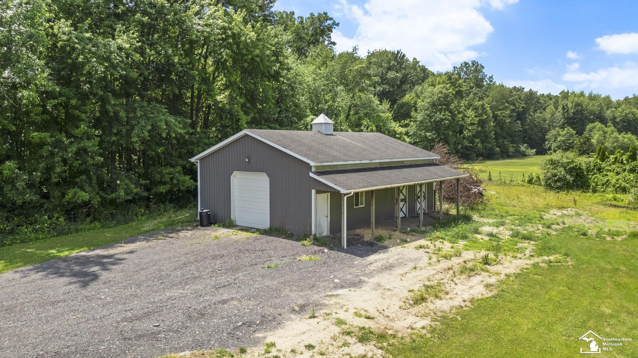 3570 Summerfield Road Petersburg, MI 49270 - Photo 33 of 41 50212604-df2523a5-1a52-4619-a754-f85a8e656d0d.JPG