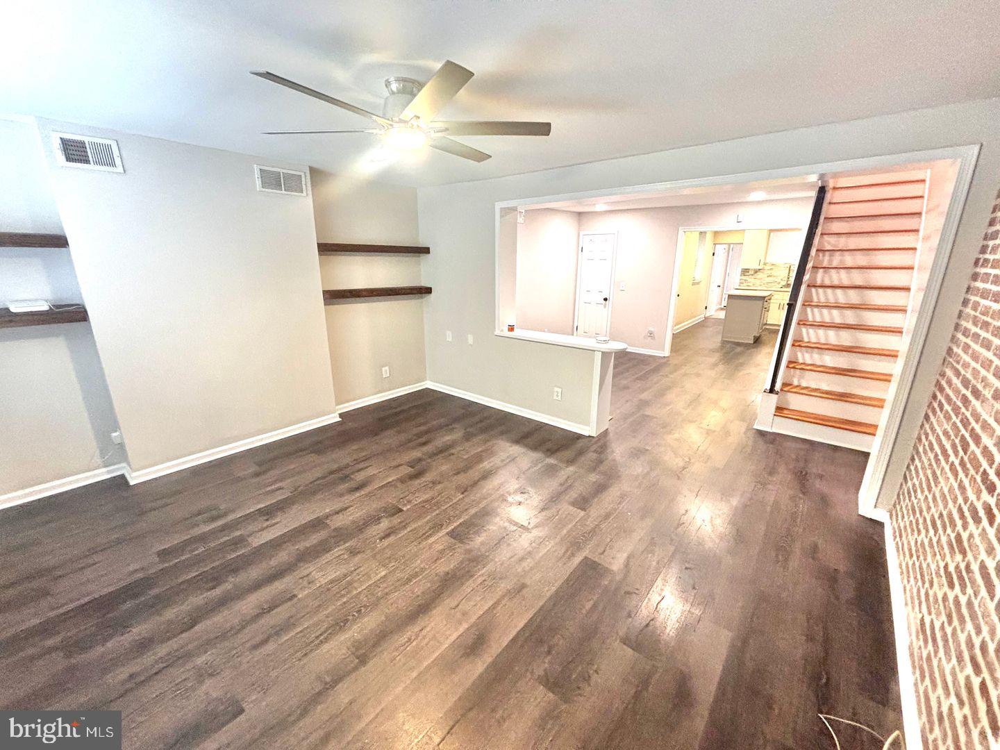 809 Morris Street Philadelphia, PA 19148 - Photo 5 of 25