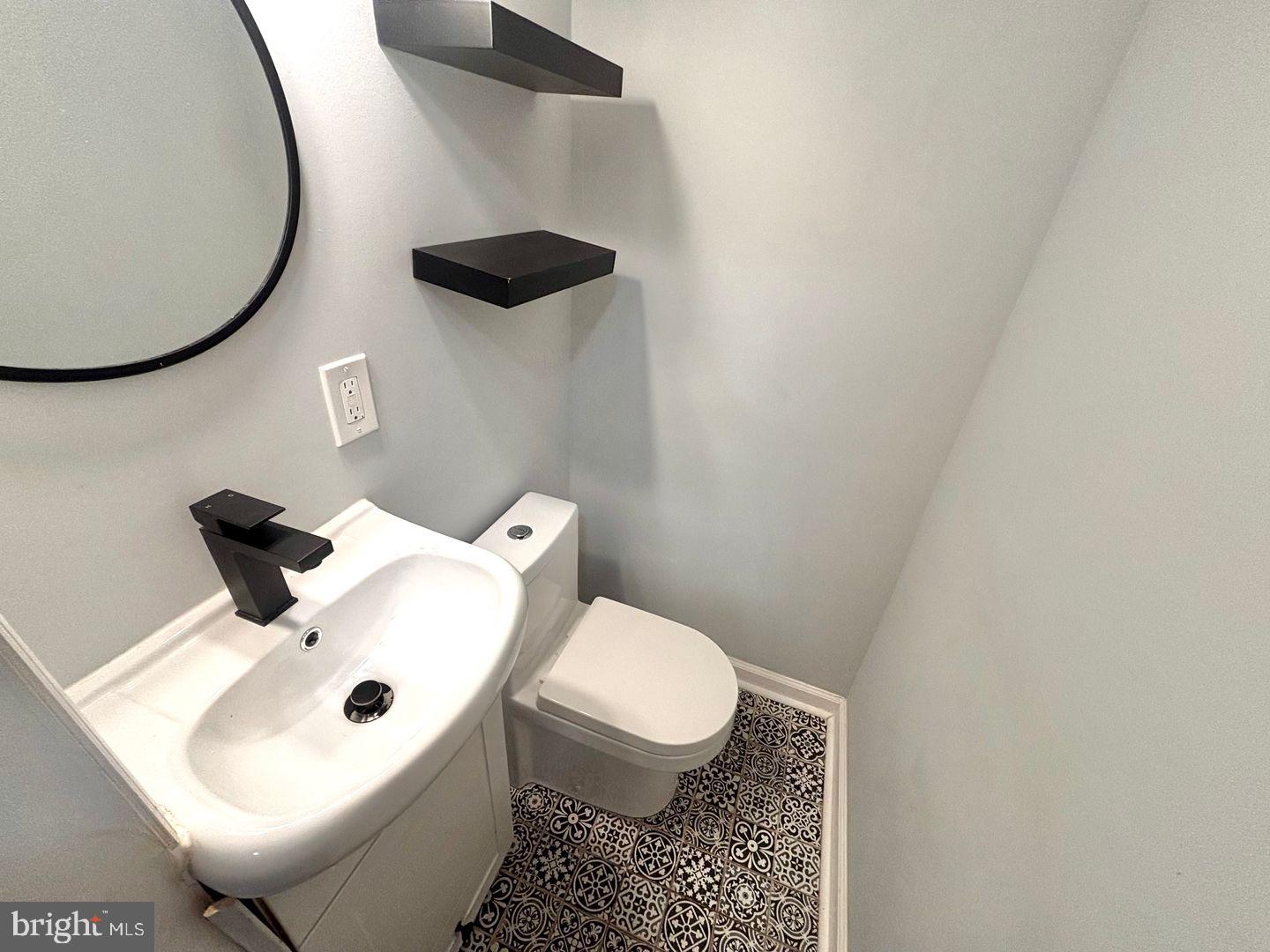 809 Morris Street Philadelphia, PA 19148 - Photo 8 of 25