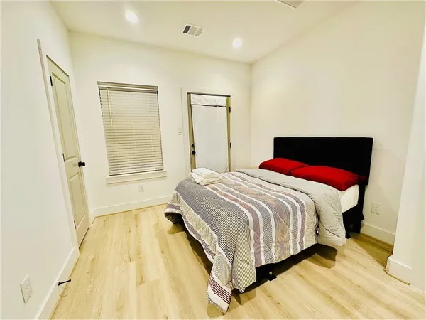 $3,050 | 2339 Eagle Street, Houston, TX 77004