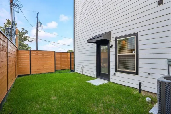 $3,050 | 2339 Eagle Street, Houston, TX 77004