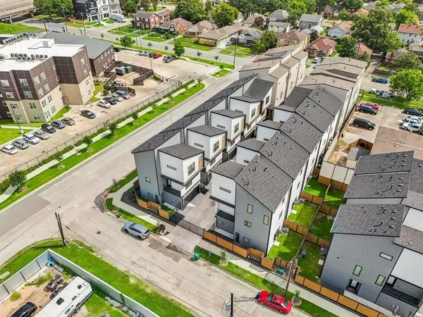 $3,050 | 2339 Eagle Street, Houston, TX 77004