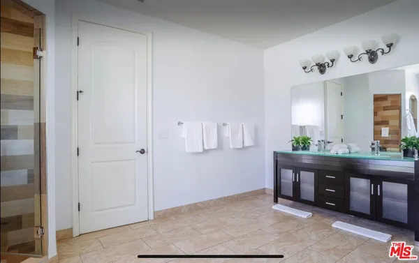 $7,995 | 19246 Liam Lane, Tarzana, CA 91356