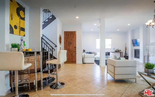 $7,995 | 19246 Liam Lane, Tarzana, CA 91356