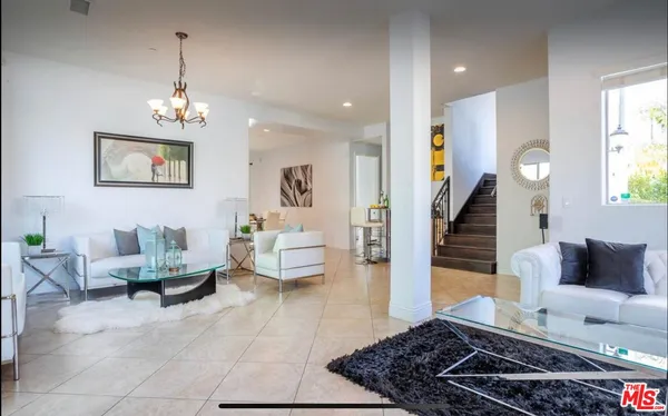 $7,995 | 19246 Liam Lane, Tarzana, CA 91356
