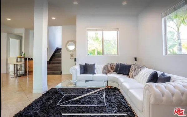 $7,995 | 19246 Liam Lane, Tarzana, CA 91356