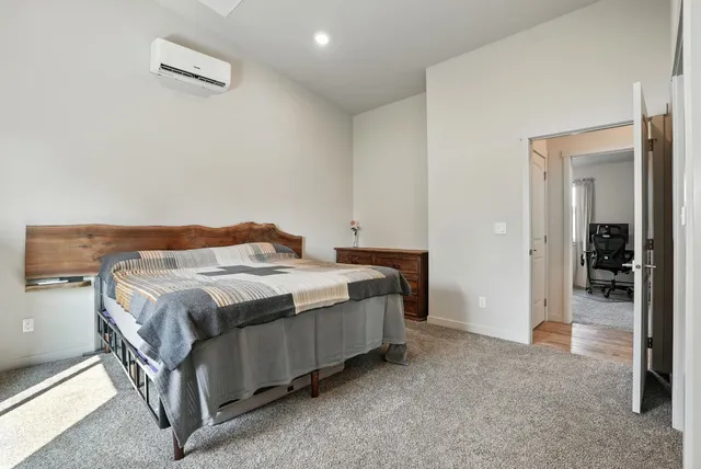 $780,000 | 5325 North Vincent Road, Newman Lake, WA 99025