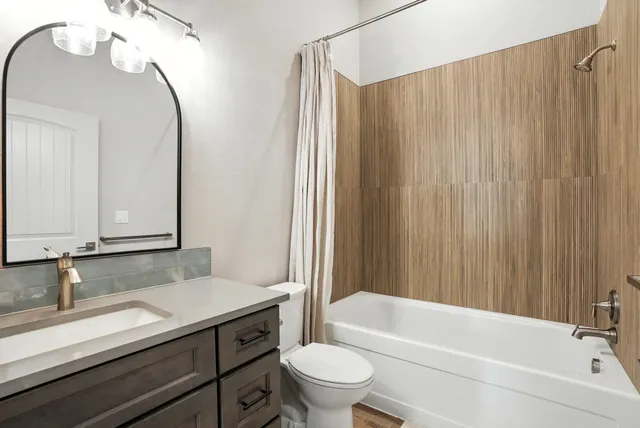 $780,000 | 5325 North Vincent Road, Newman Lake, WA 99025