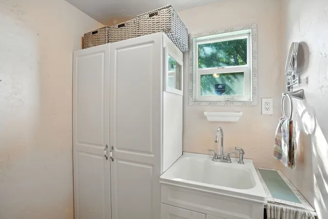 $780,000 | 5325 North Vincent Road, Newman Lake, WA 99025