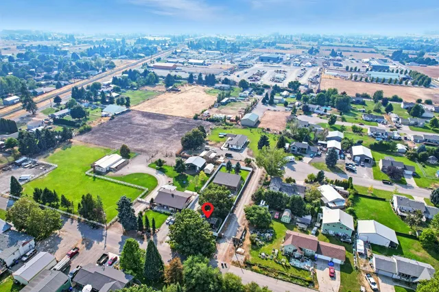 $780,000 | 5325 North Vincent Road, Newman Lake, WA 99025