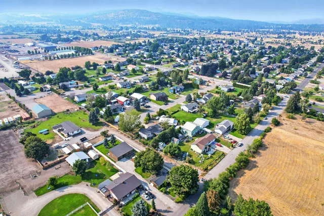 $780,000 | 5325 North Vincent Road, Newman Lake, WA 99025