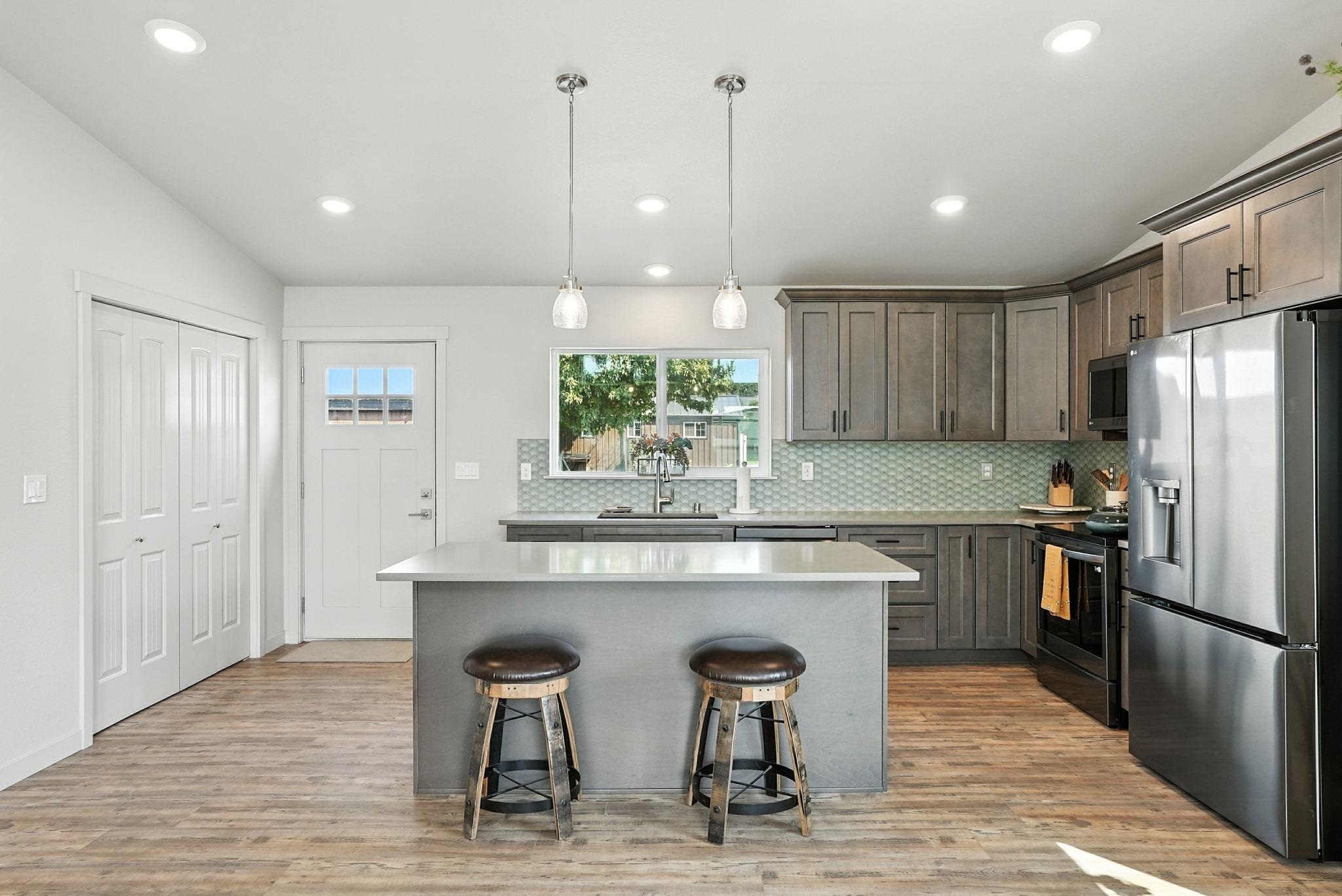 5325 North Vincent Road Newman Lake, WA 99025 - Photo 6 of 48