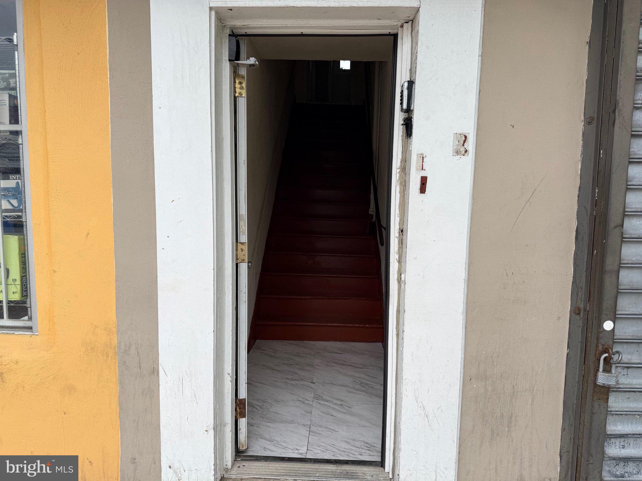 5307 York Road Baltimore, MD 21212 - Photo 2 of 21 a view of front door