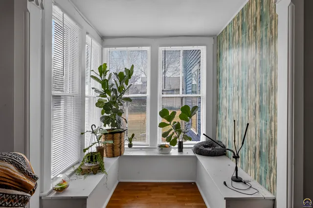 $194,900 | 525 Iowa Avenue, Holton, KS 66436