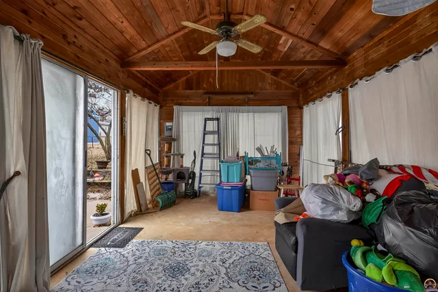 $194,900 | 525 Iowa Avenue, Holton, KS 66436