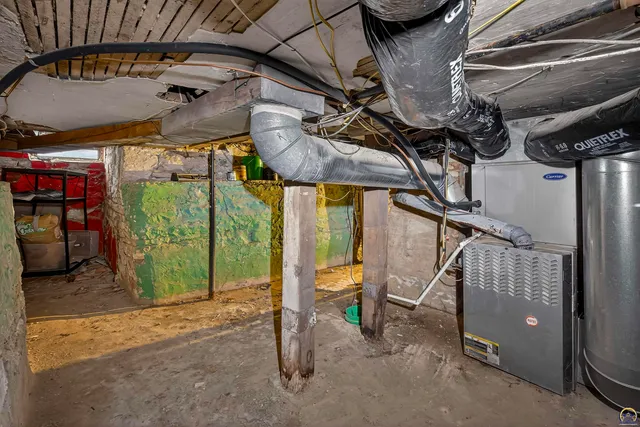 $194,900 | 525 Iowa Avenue, Holton, KS 66436