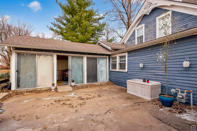 $194,900 | 525 Iowa Avenue, Holton, KS 66436