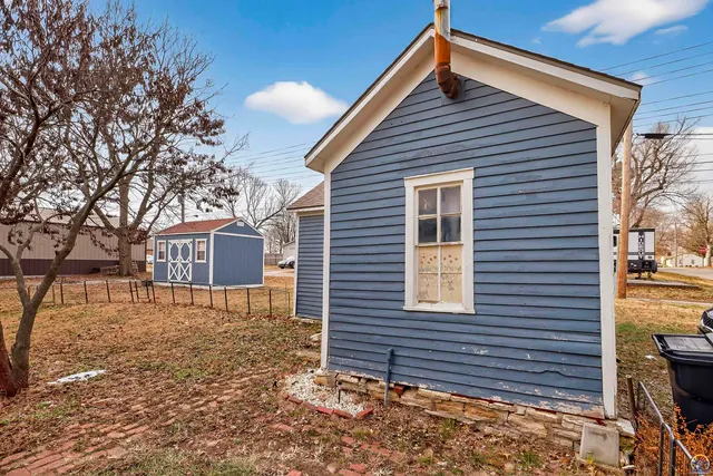 $194,900 | 525 Iowa Avenue, Holton, KS 66436