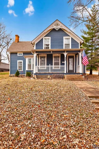 $194,900 | 525 Iowa Avenue, Holton, KS 66436