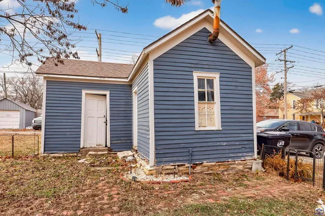 $194,900 | 525 Iowa Avenue, Holton, KS 66436