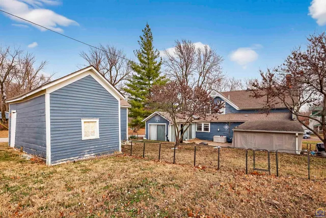 $194,900 | 525 Iowa Avenue, Holton, KS 66436