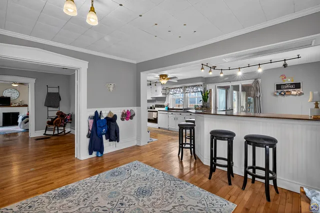 $194,900 | 525 Iowa Avenue, Holton, KS 66436