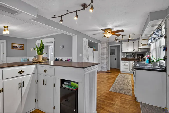 $194,900 | 525 Iowa Avenue, Holton, KS 66436