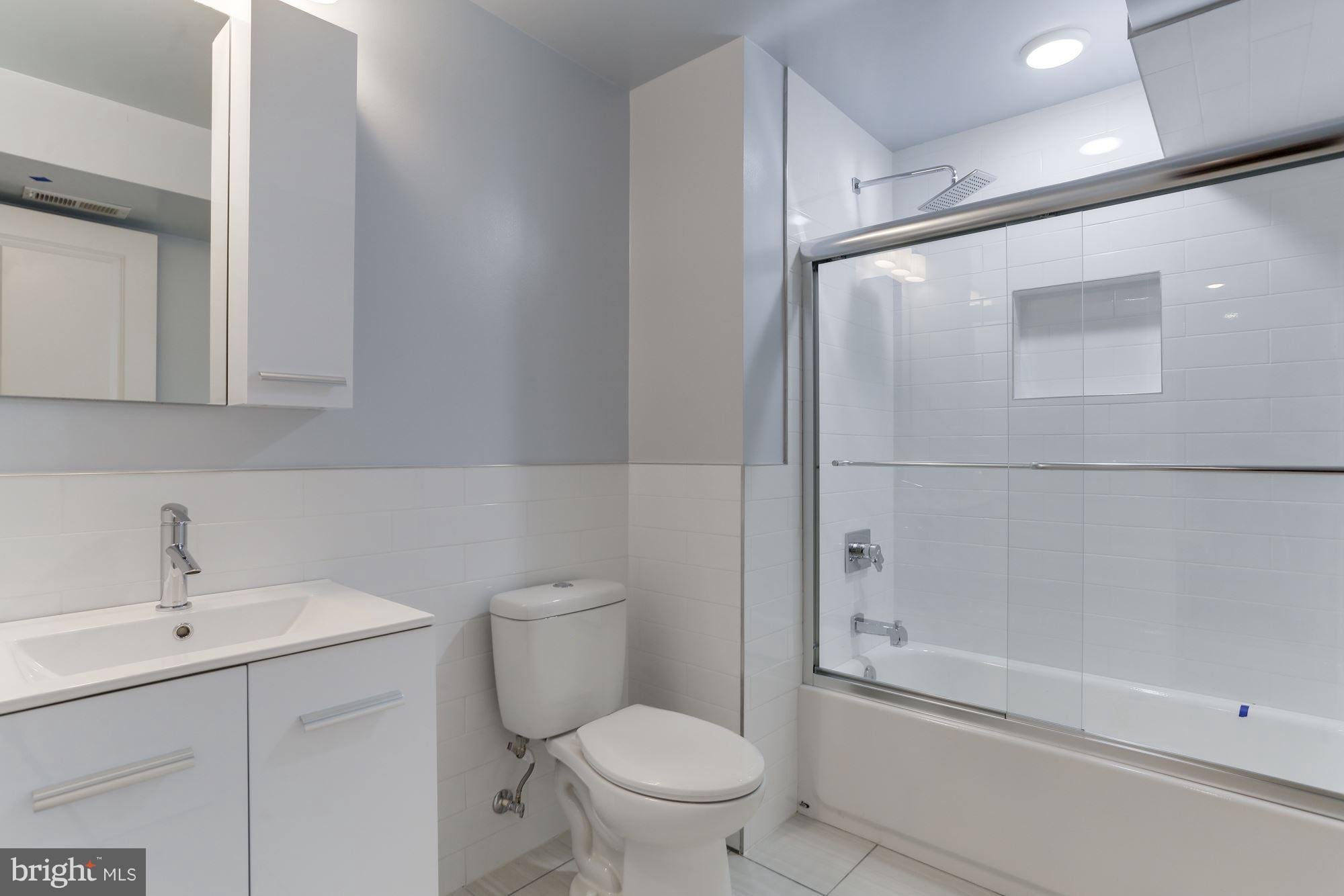 411 Ridge Street Northwest, Unit 1 Washington, DC 20001 - Photo 12 of 19 Bath