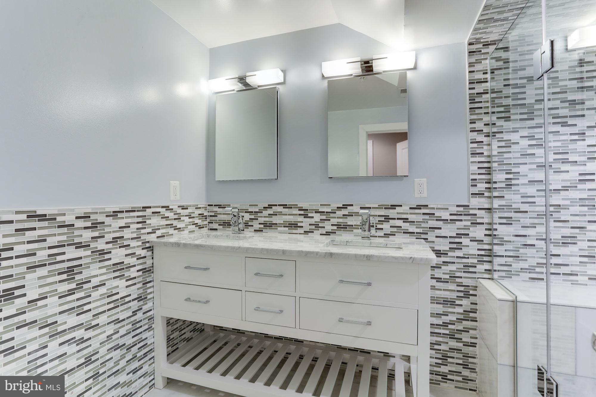 411 Ridge Street Northwest, Unit 1 Washington, DC 20001 - Photo 15 of 19 Bath (Master)