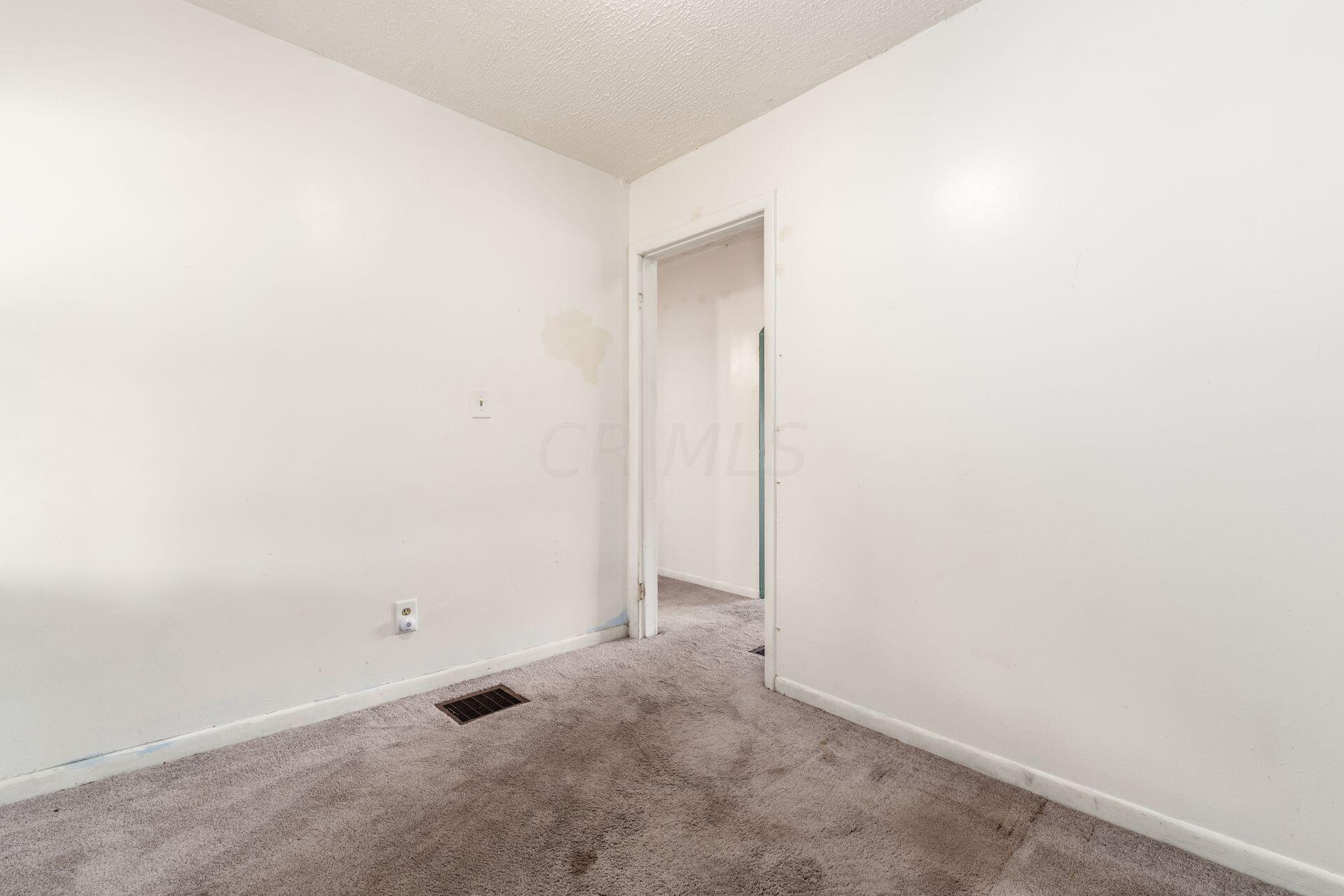 2181 Sagamore Road Columbus, OH 43219 - Photo 11 of 26 1st Bedroom 2