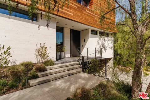 $11,495,000 | 17731 Calle De Palermo, Pacific Palisades, CA 90272