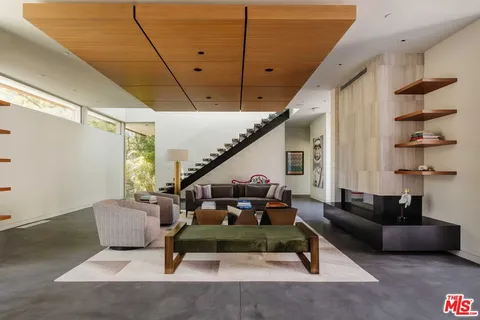 $11,495,000 | 17731 Calle De Palermo, Pacific Palisades, CA 90272