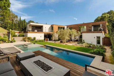 $11,495,000 | 17731 Calle De Palermo, Pacific Palisades, CA 90272