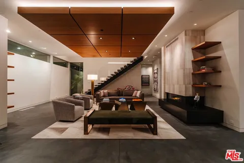 $11,495,000 | 17731 Calle De Palermo, Pacific Palisades, CA 90272