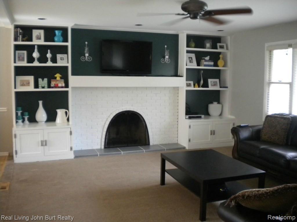 8155 Reese Road Clarkston, MI 48348 - Photo 11 of 24 Great Rm Fireplace.jpg