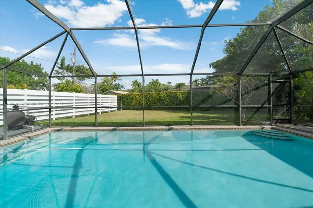 $3,500 | 10621 Southwest 111th Street, Miami, FL 33176