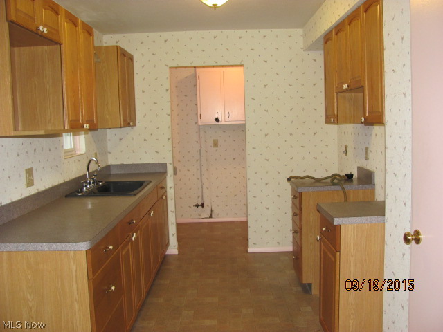 4289 Knickerbocker Road Sheffield Lake, OH 44054 - Photo 7 of 17 Gallery Image 7