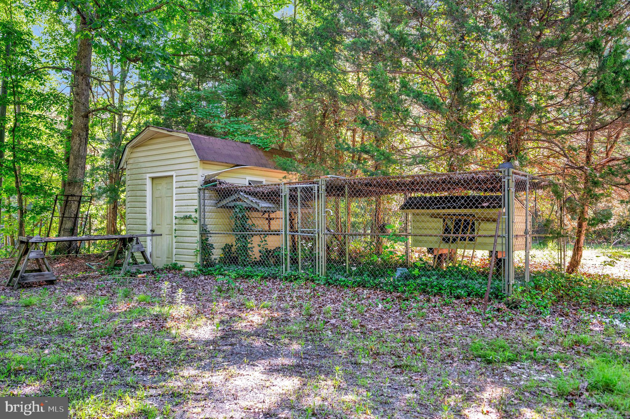 13824 Marsh Road Sumerduck, VA 22742 - Photo 11 of 33 Shed with Dog Run